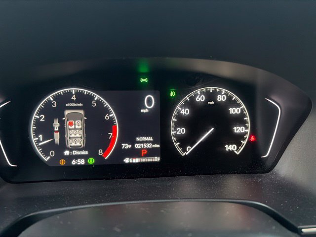 Used 2025 Honda Pilot Touring image 5