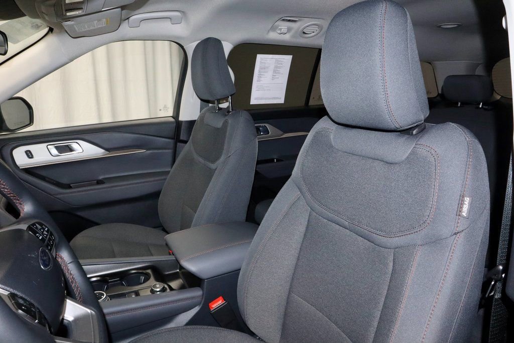 Certified 2025 Ford Explorer Active image 26