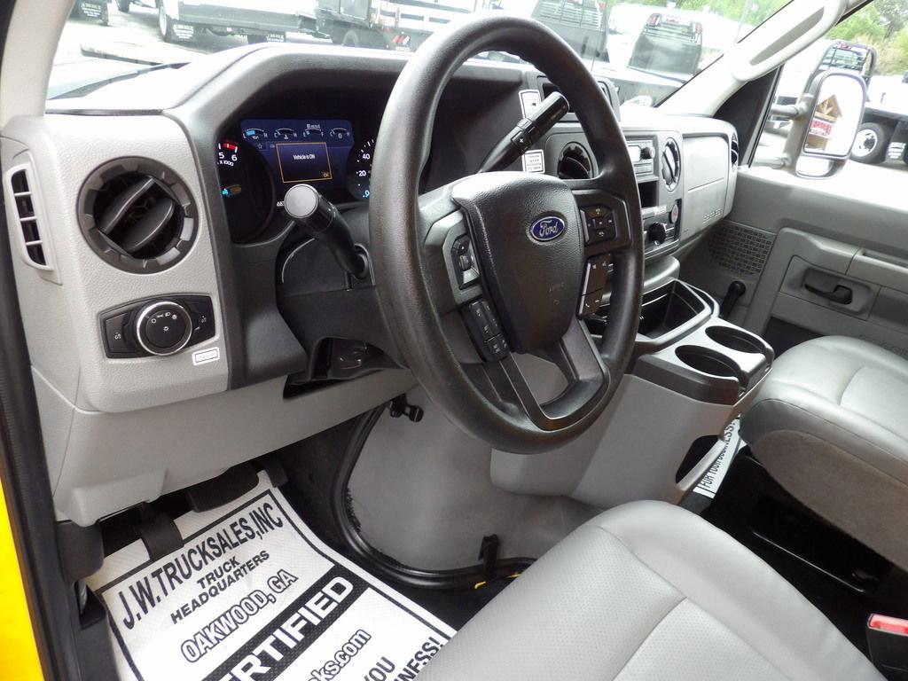 Used 2021 Ford E-350 and Econoline 350 Super Duty RWD image 16