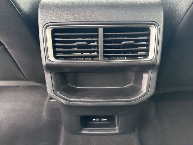 Used 2024 Volkswagen Atlas Cross Sport SE image 25