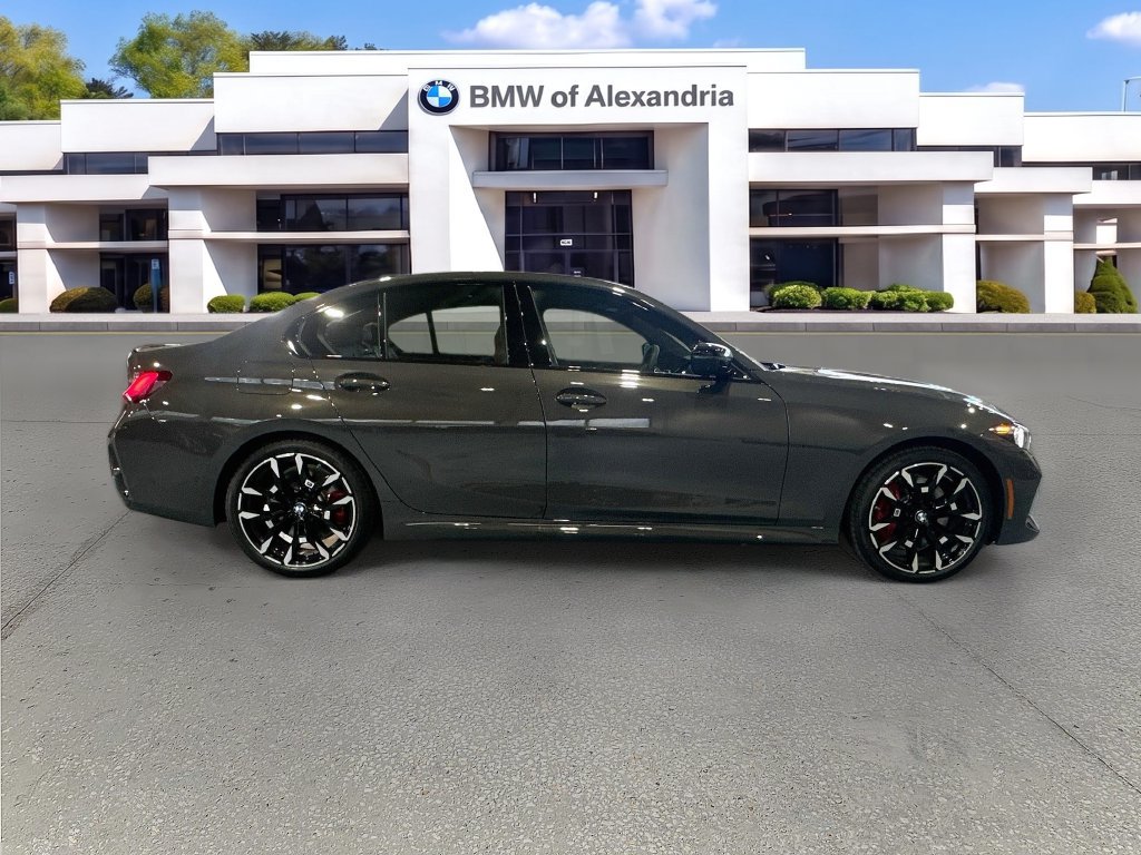 New 2026 BMW 330i xDrive Sedan w/ M Sport Package AWD/4WD image 4