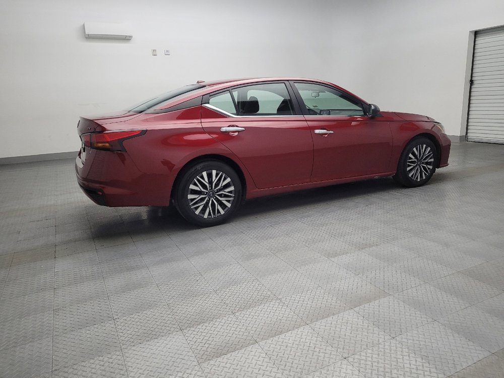 Used 2024 Nissan Altima 2.5 SV image 10