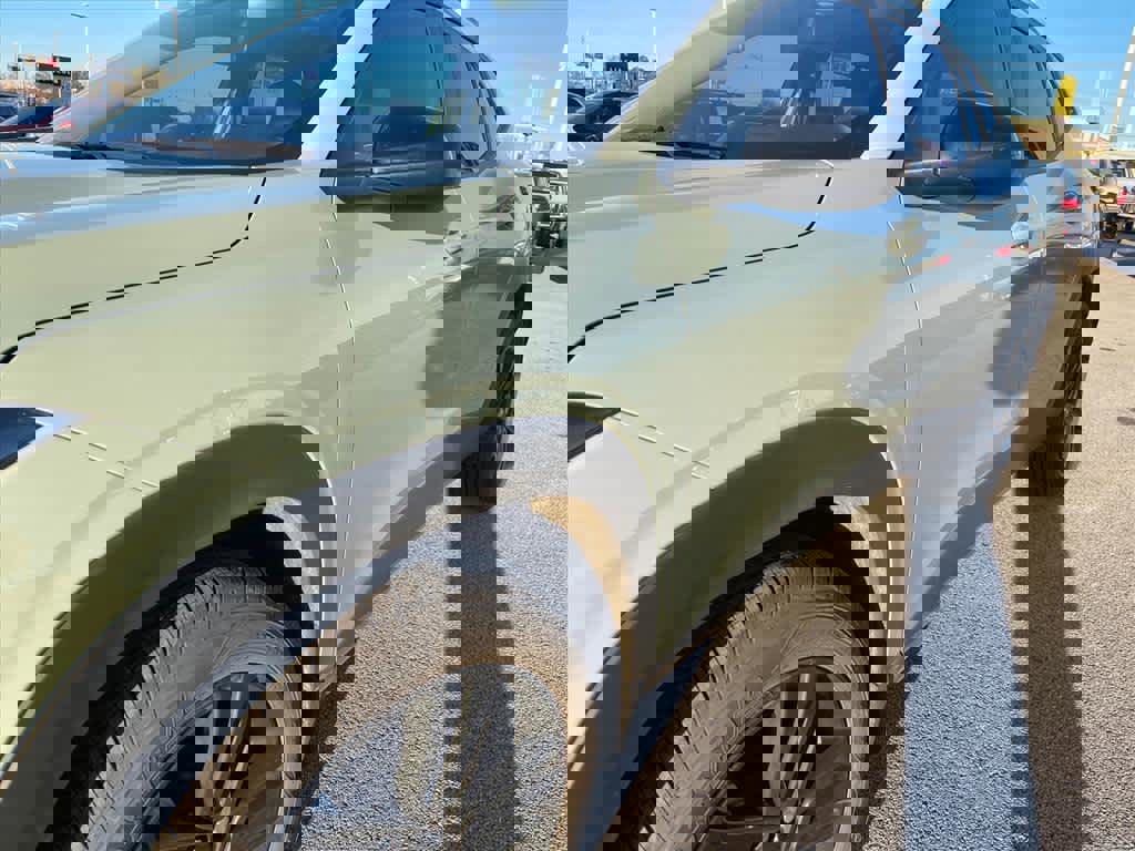 Used 2025 Chevrolet Trax ACTIV w/ Sunroof Package image 5