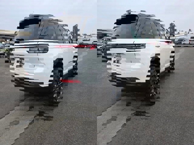 New 2025 Jeep Grand Cherokee Limited image 7