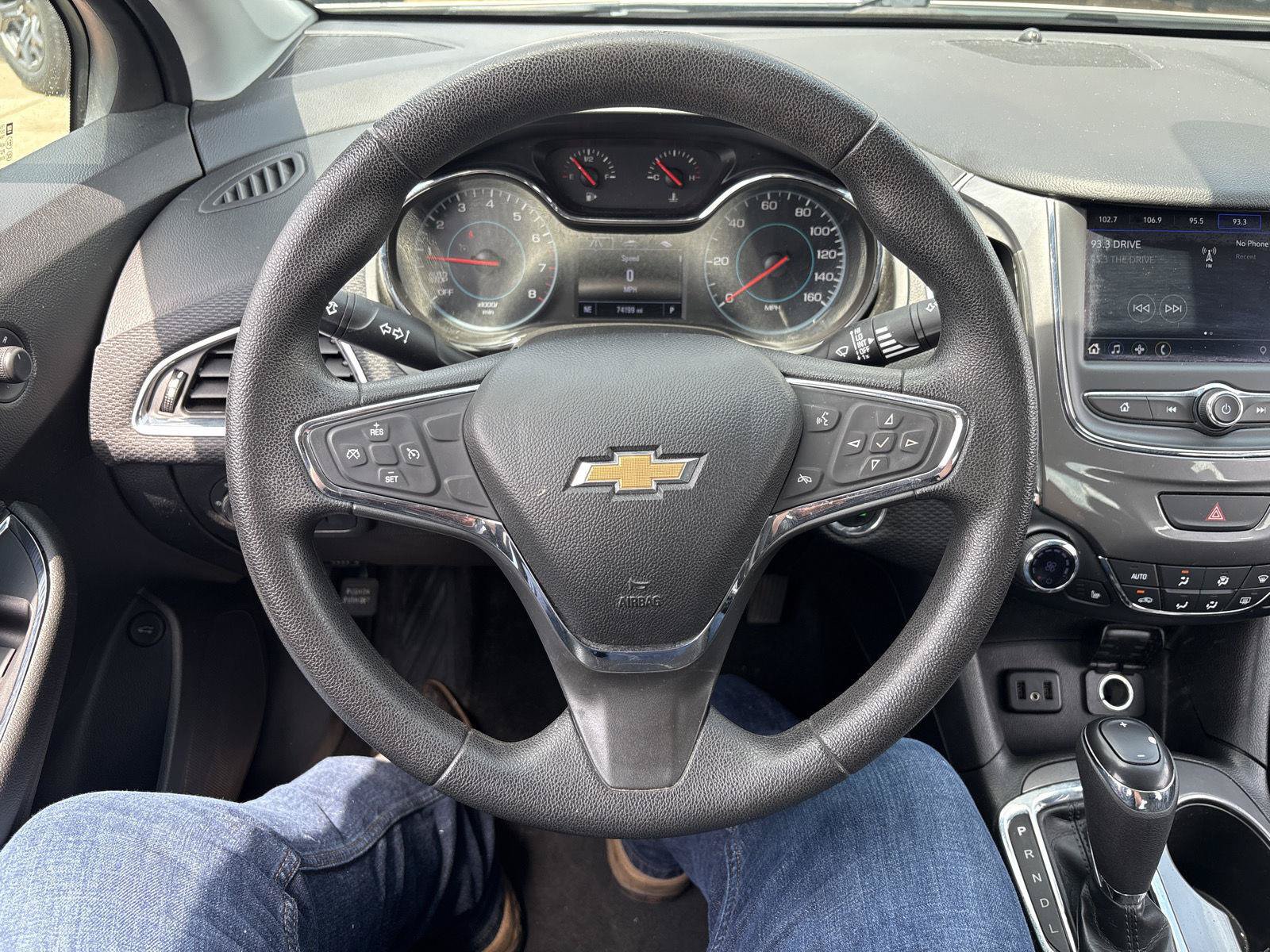 Used 2019 Chevrolet Cruze LT w/ LT True North Edition FWD image 16