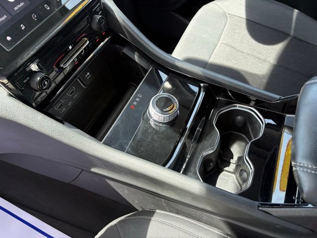 Used 2023 Jeep Grand Cherokee Laredo AWD/4WD image 18