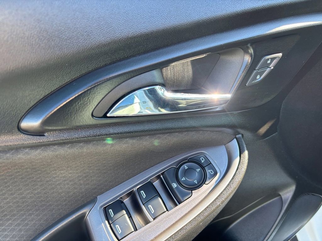 Used 2023 Chevrolet Malibu RS image 16