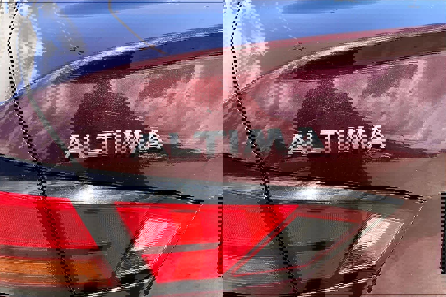 Used 2024 Nissan Altima 2.5 SV w/ SV Premium Package image 10