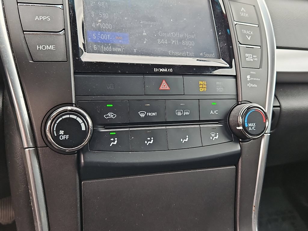 Used 2017 Toyota Camry SE w/ Moonroof Package FWD image 17
