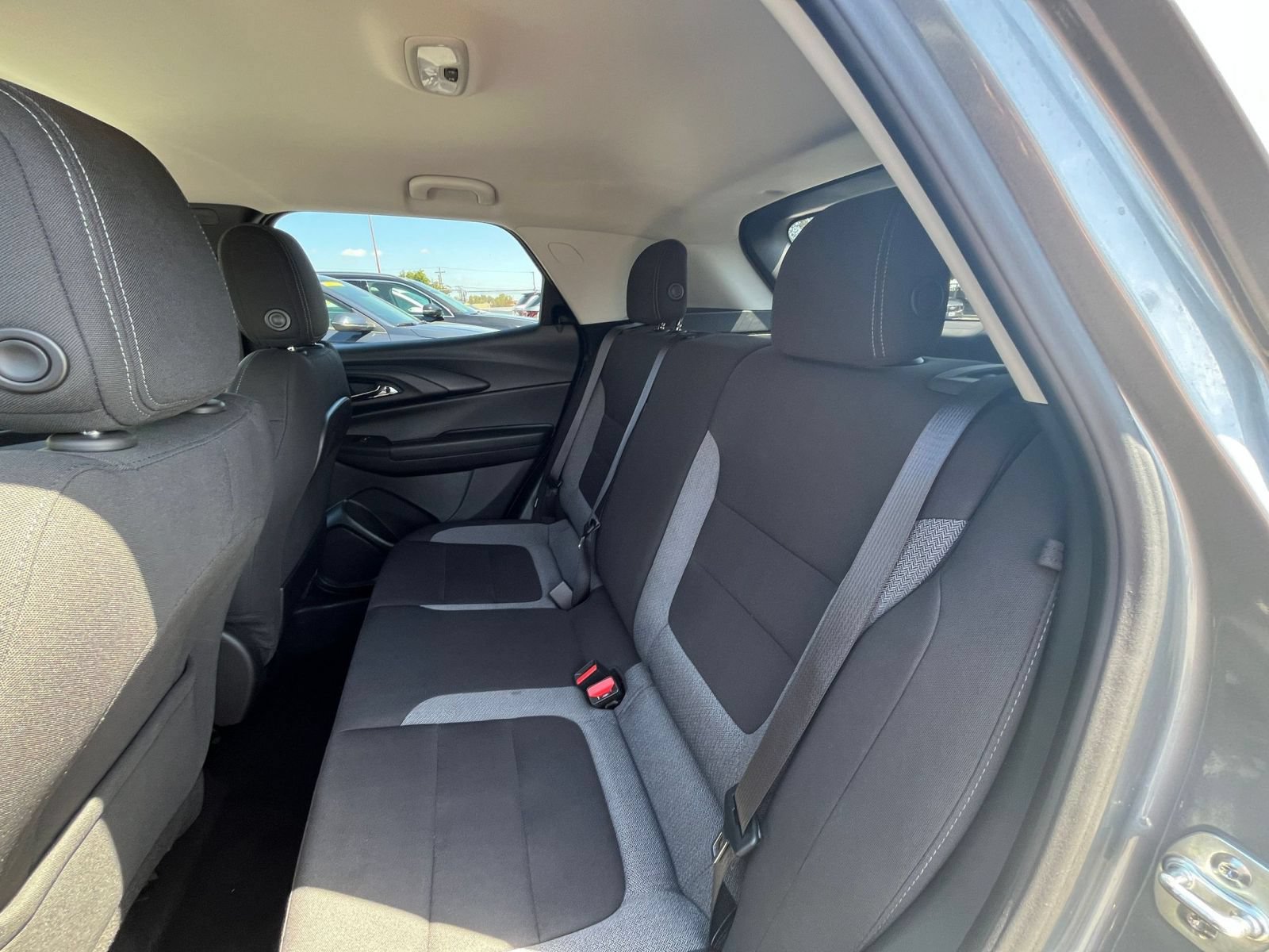 Used 2025 Chevrolet TrailBlazer LT FWD image 27