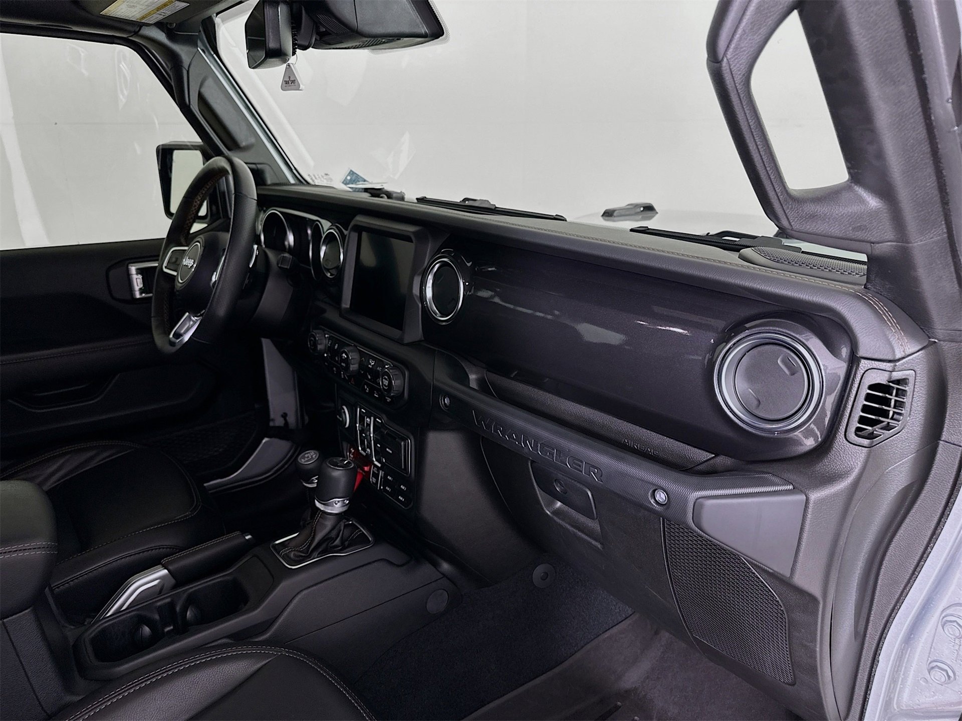 Used 2022 Jeep Wrangler Unlimited Rubicon w/ Trailer Tow Package image 30