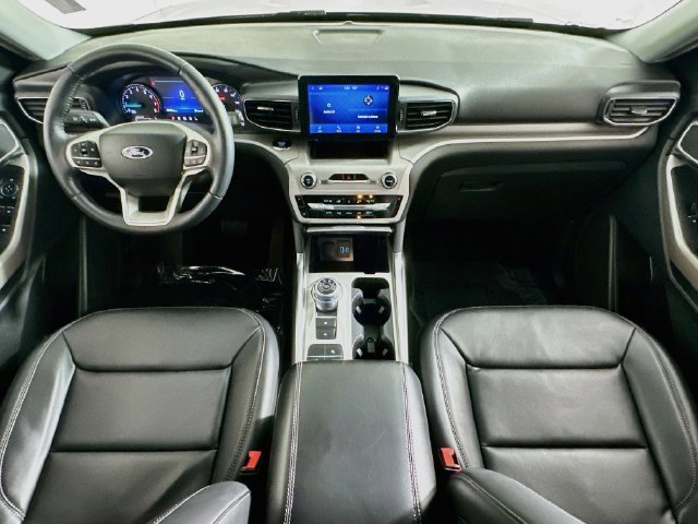 Used 2023 Ford Explorer XLT w/ Equipment Group 202A RWD image 14
