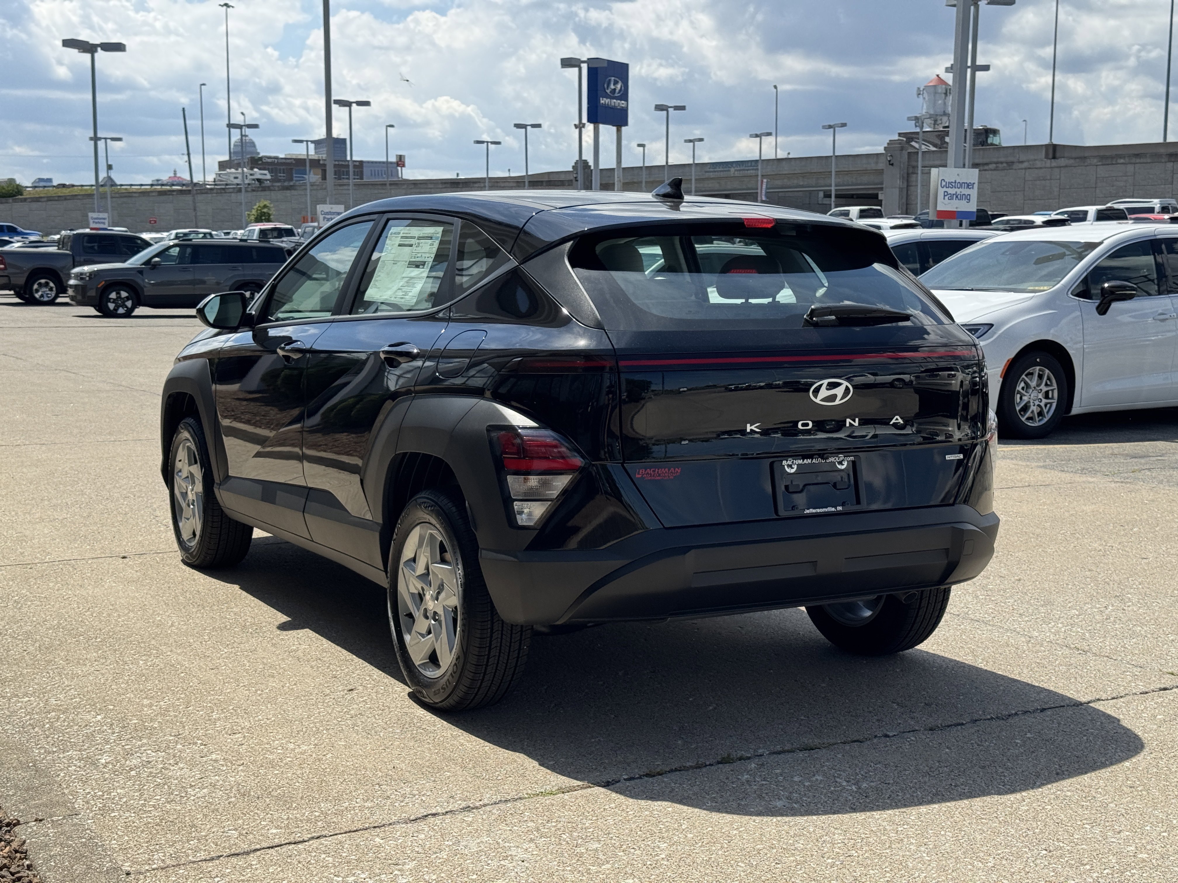 New 2026 Hyundai Kona SE image 8