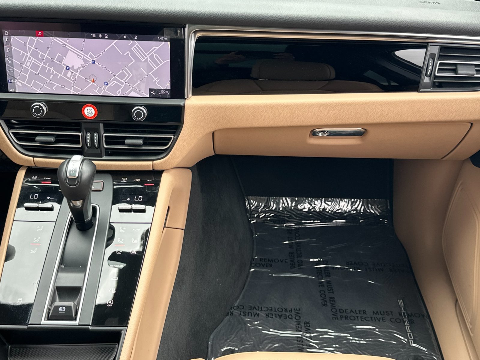Certified 2026 Porsche Macan AWD/4WD image 23