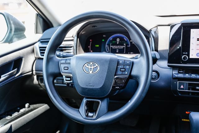 Used 2025 Toyota Camry LE w/ Convenience Package FWD image 14