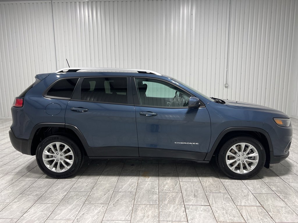 Used 2021 Jeep Cherokee Latitude w/ Mopar Interior Package image 6