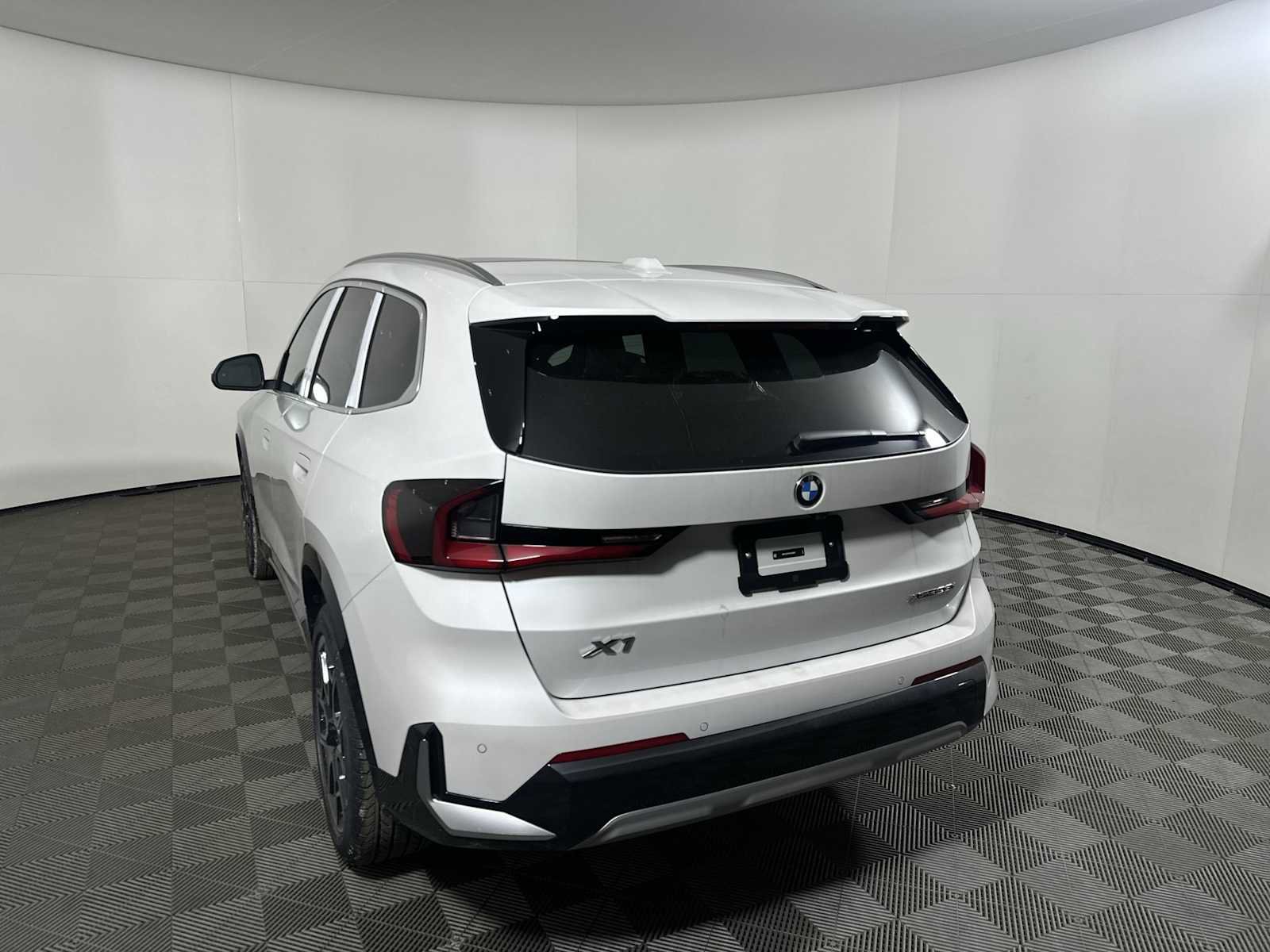 New 2026 BMW X1 xDrive28i w/ Convenience Package image 3