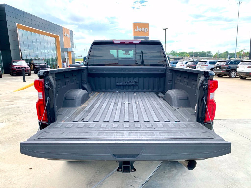 Used 2023 Chevrolet Silverado 2500 High Country w/ Technology Package AWD/4WD image 21