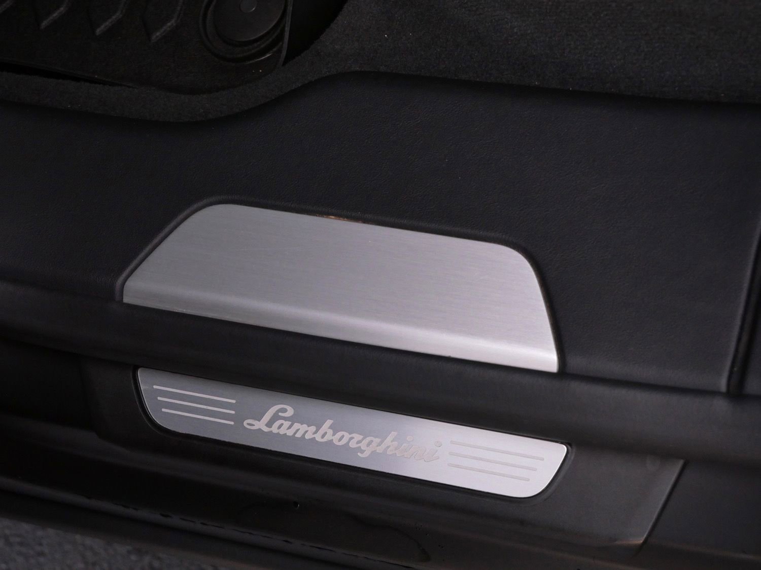 Used 2022 Lamborghini Urus AWD/4WD image 17