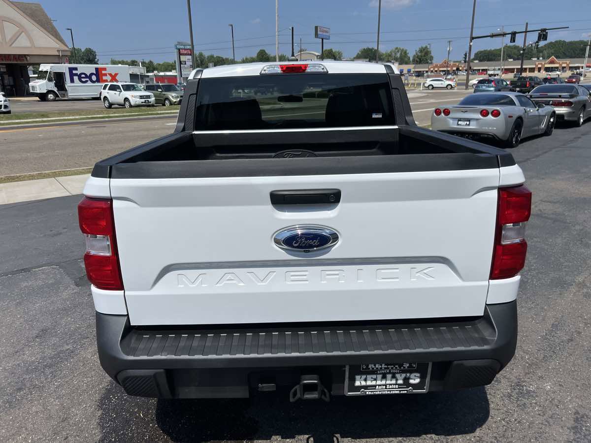 Used 2022 Ford Maverick XL image 4