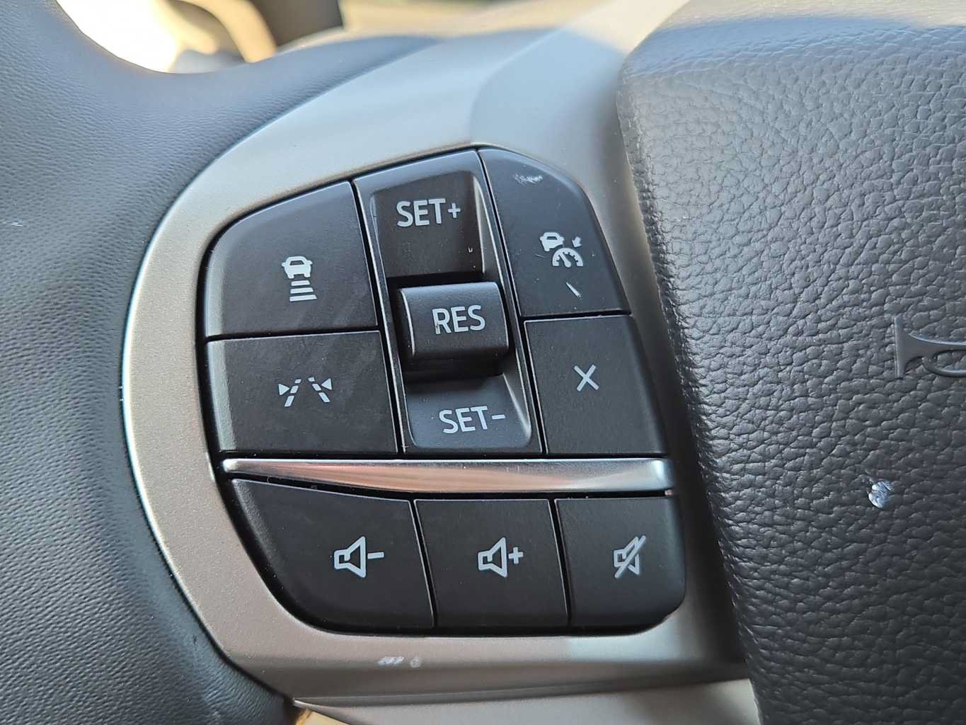 New 2027 Ford Explorer Active w/ Active Comfort Package RWD image 20