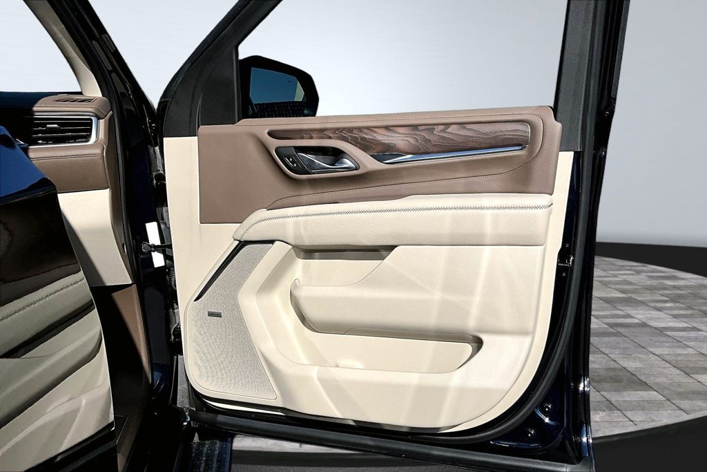 Used 2022 GMC Yukon XL Denali RWD image 15