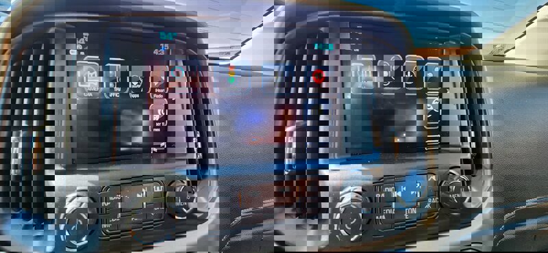 Used 2018 GMC Canyon Denali image 13