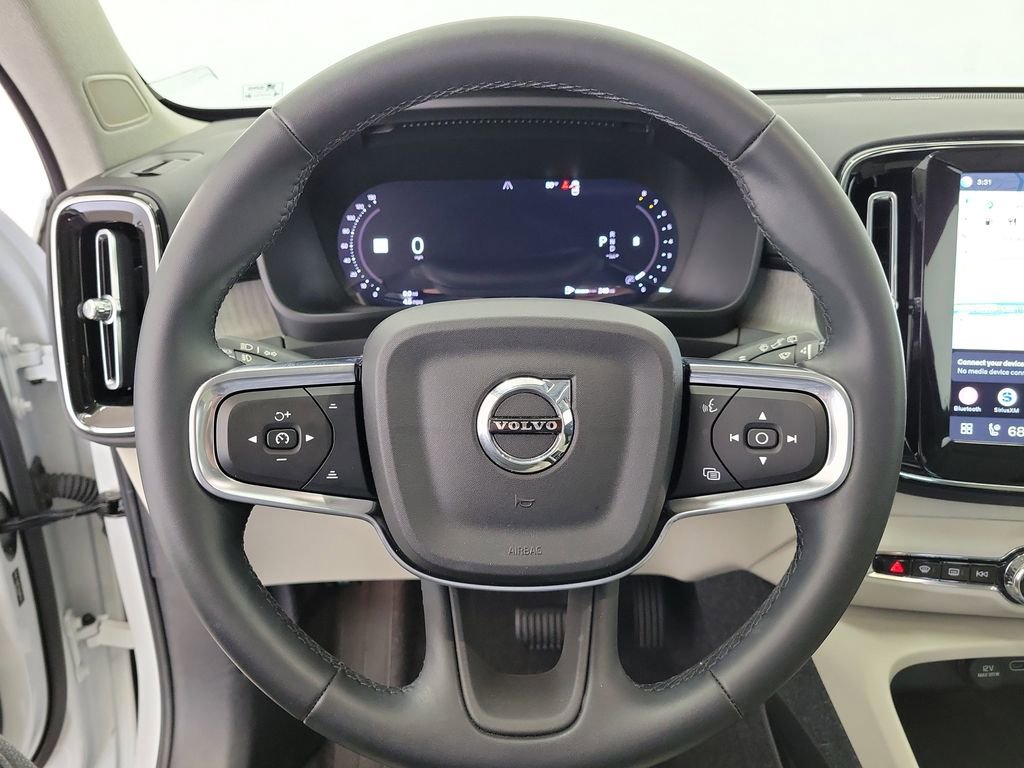 Used 2025 Volvo XC40 B5 Ultra w/ Protection Package Premier AWD/4WD image 23