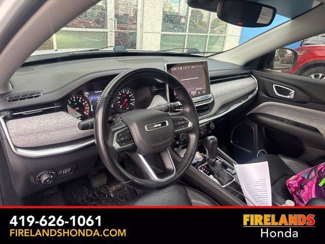 Used 2022 Jeep Compass Latitude w/ Sun and Sound Group AWD/4WD image 21