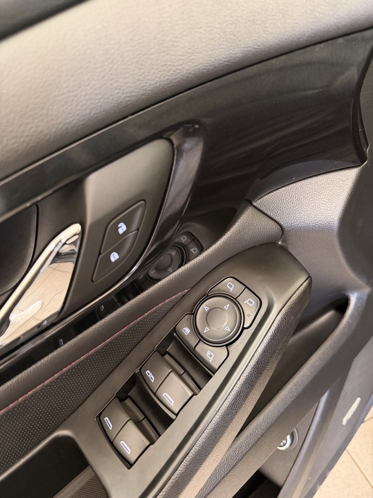 Certified 2023 Chevrolet Traverse RS image 13