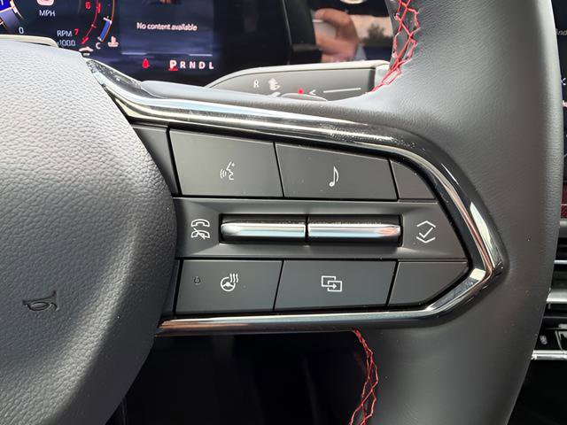 Used 2025 Chevrolet Traverse RS FWD image 17