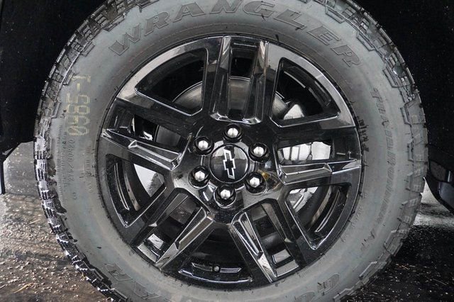 New 2026 Chevrolet Silverado 1500 Custom w/ Turbomax Blackout Package image 4