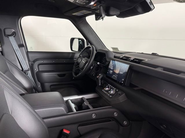 Used 2025 Land Rover Defender 130 V8 image 35