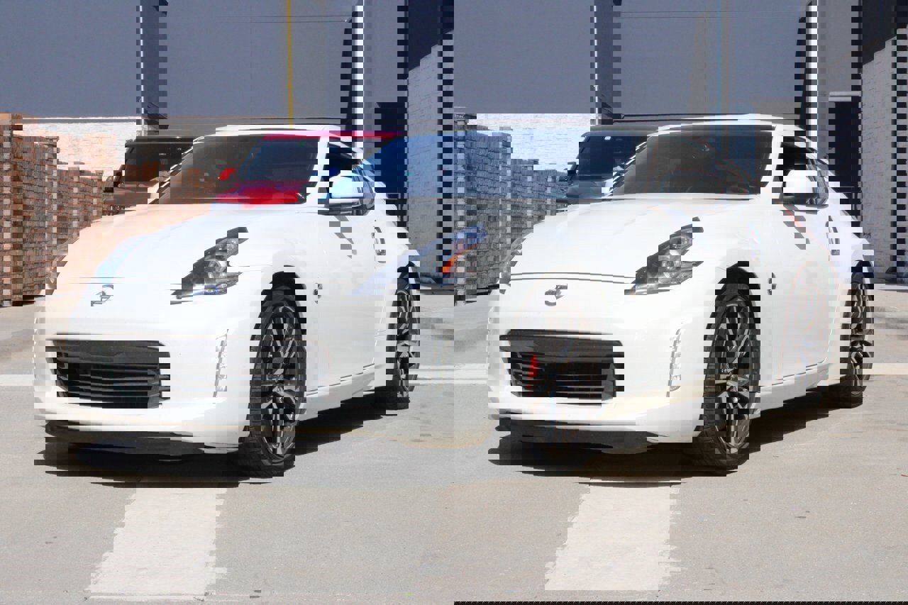 Used 2020 Nissan 370Z Touring Sport image 2