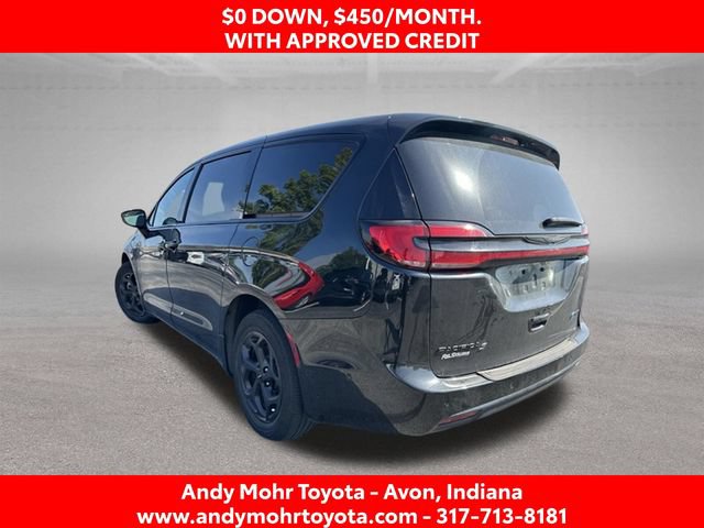 Used 2024 Chrysler Pacifica Limited FWD image 6