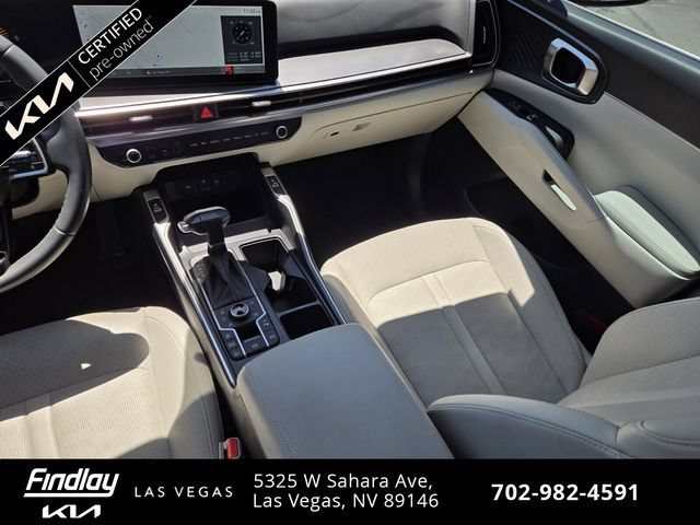 Certified 2025 Kia Sorento EX w/ Panoramic Sunroof Package AWD/4WD image 16