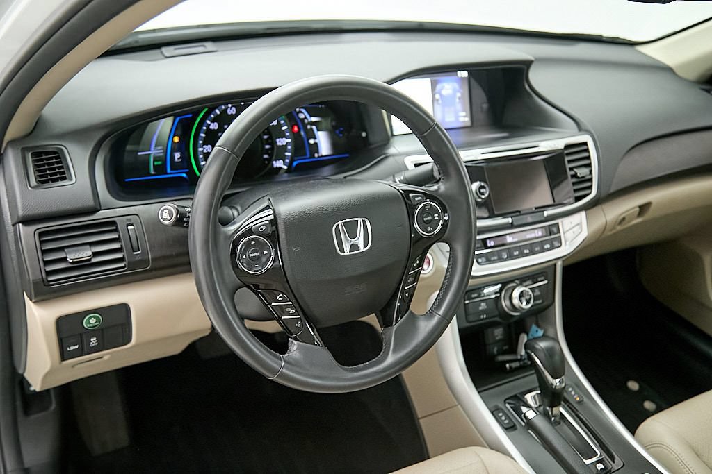 Used 2015 Honda Accord Touring image 13