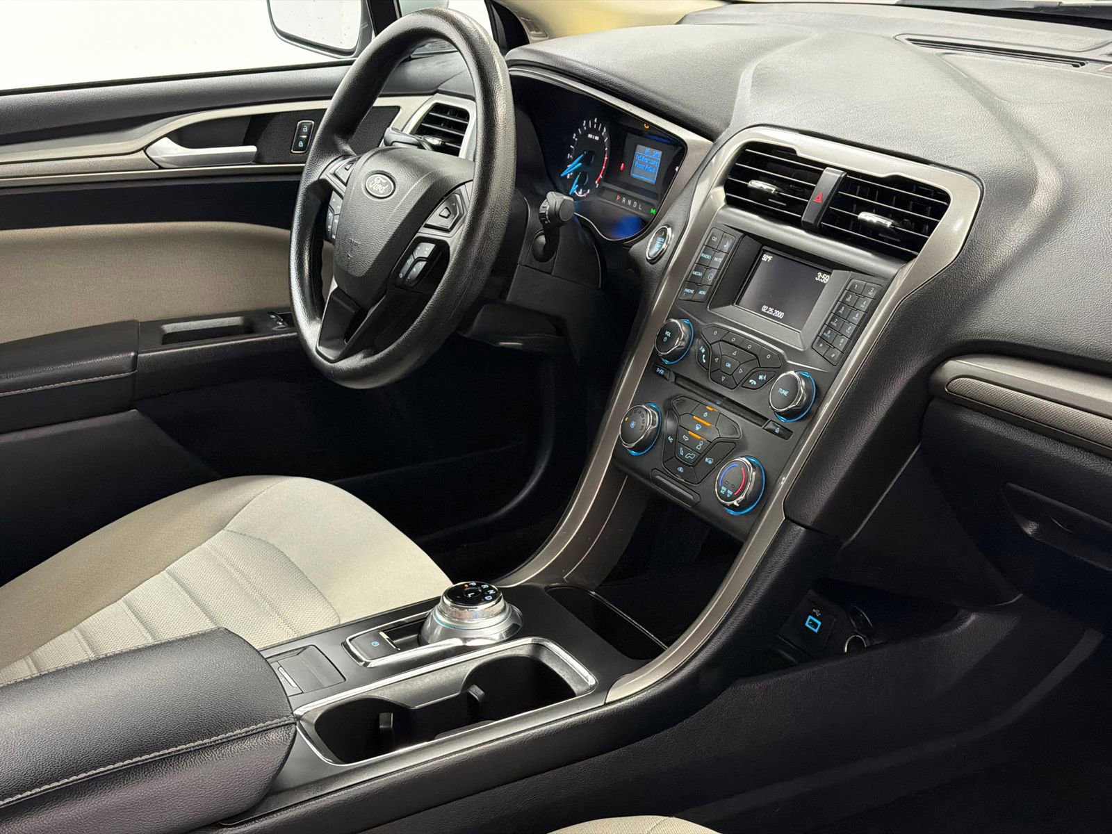 Used 2018 Ford Fusion S image 8