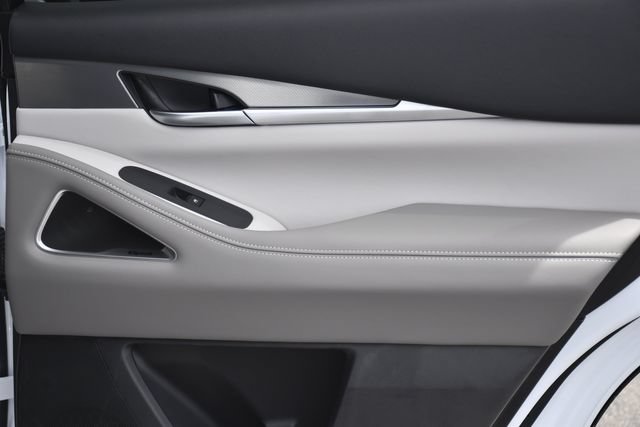 New 2027 INFINITI QX60 Luxe w/ Cargo Package FWD image 32
