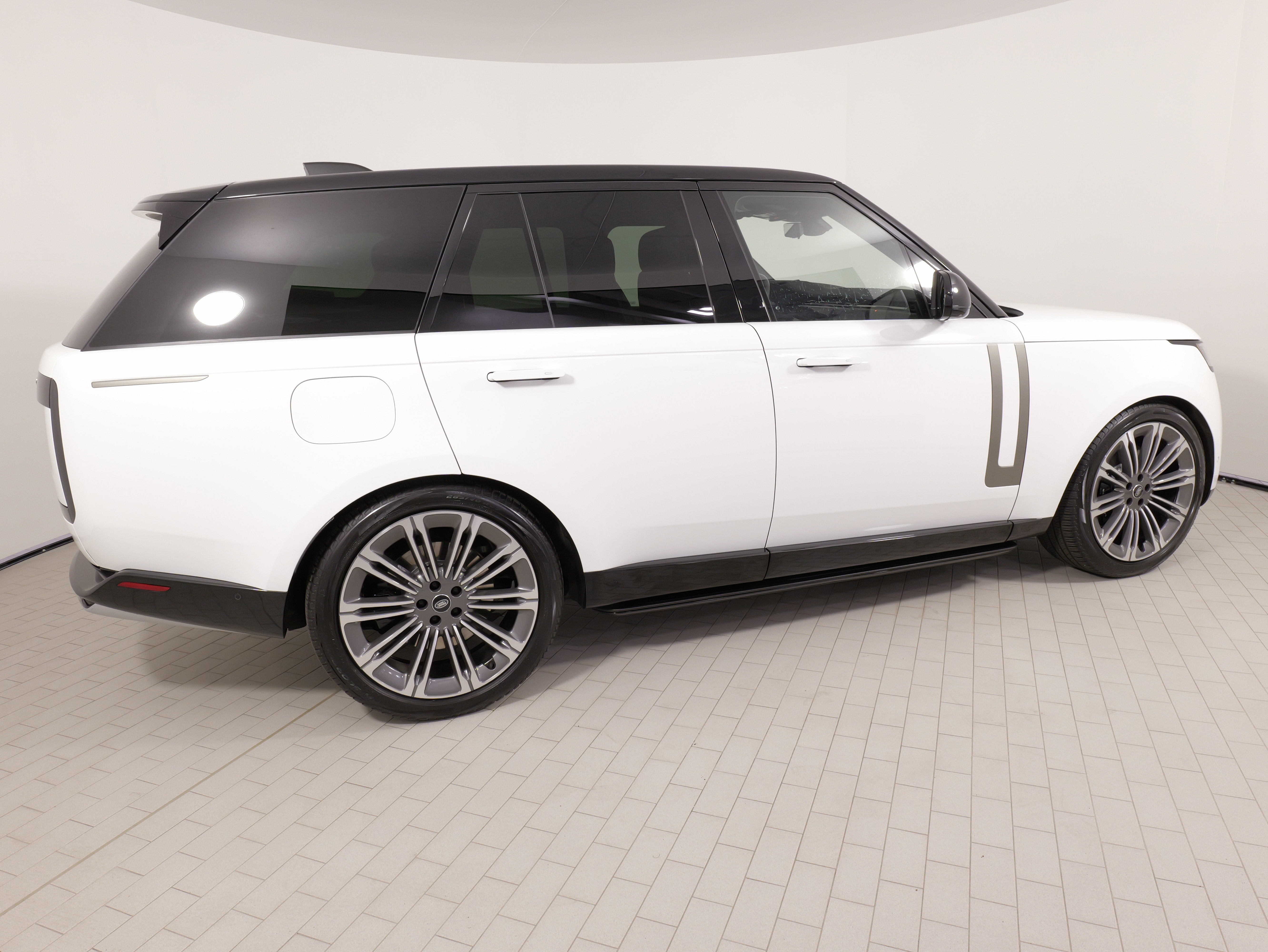 Used 2024 Land Rover Range Rover SE AWD/4WD image 10