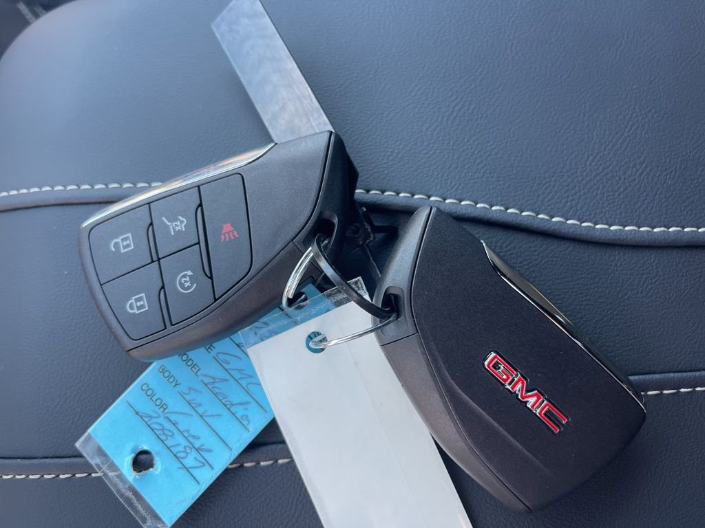 New 2026 GMC Acadia Elevation image 38