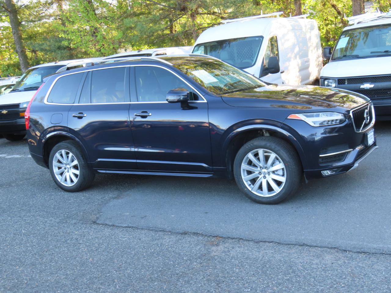 Used 2016 Volvo XC90 T6 Momentum AWD/4WD image 4