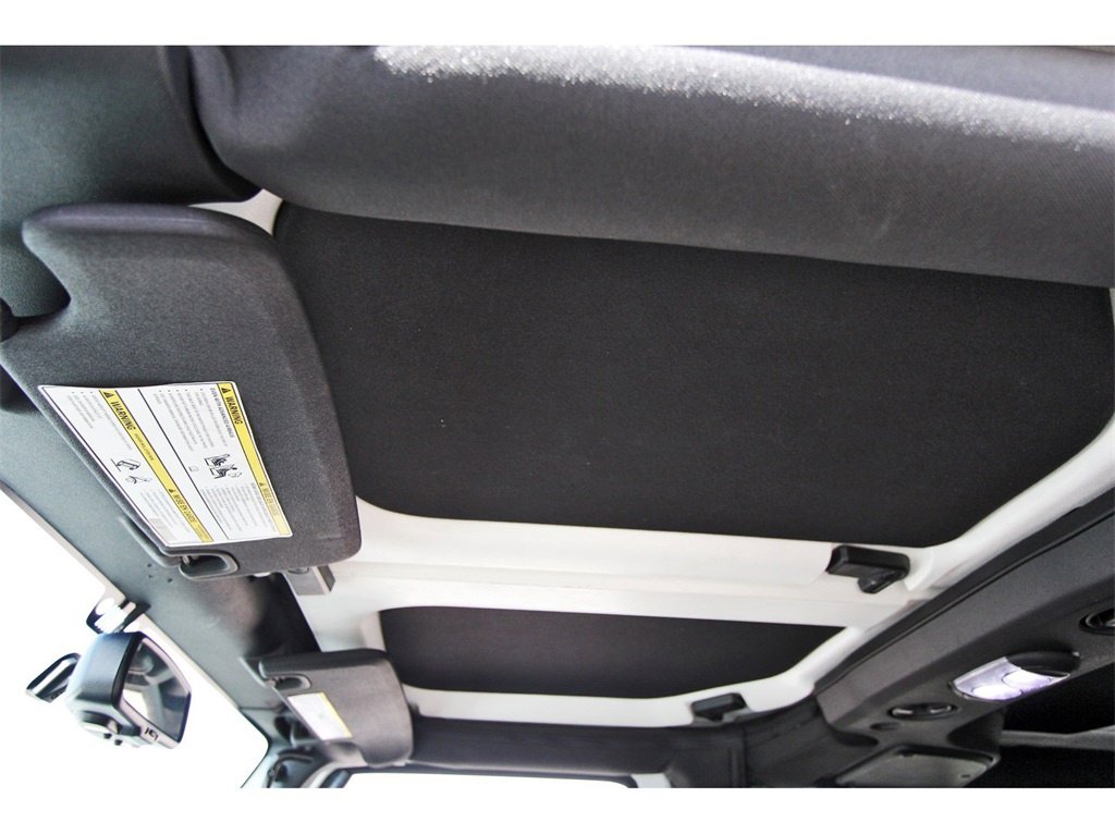 Used 2016 Jeep Wrangler Unlimited Rubicon image 25