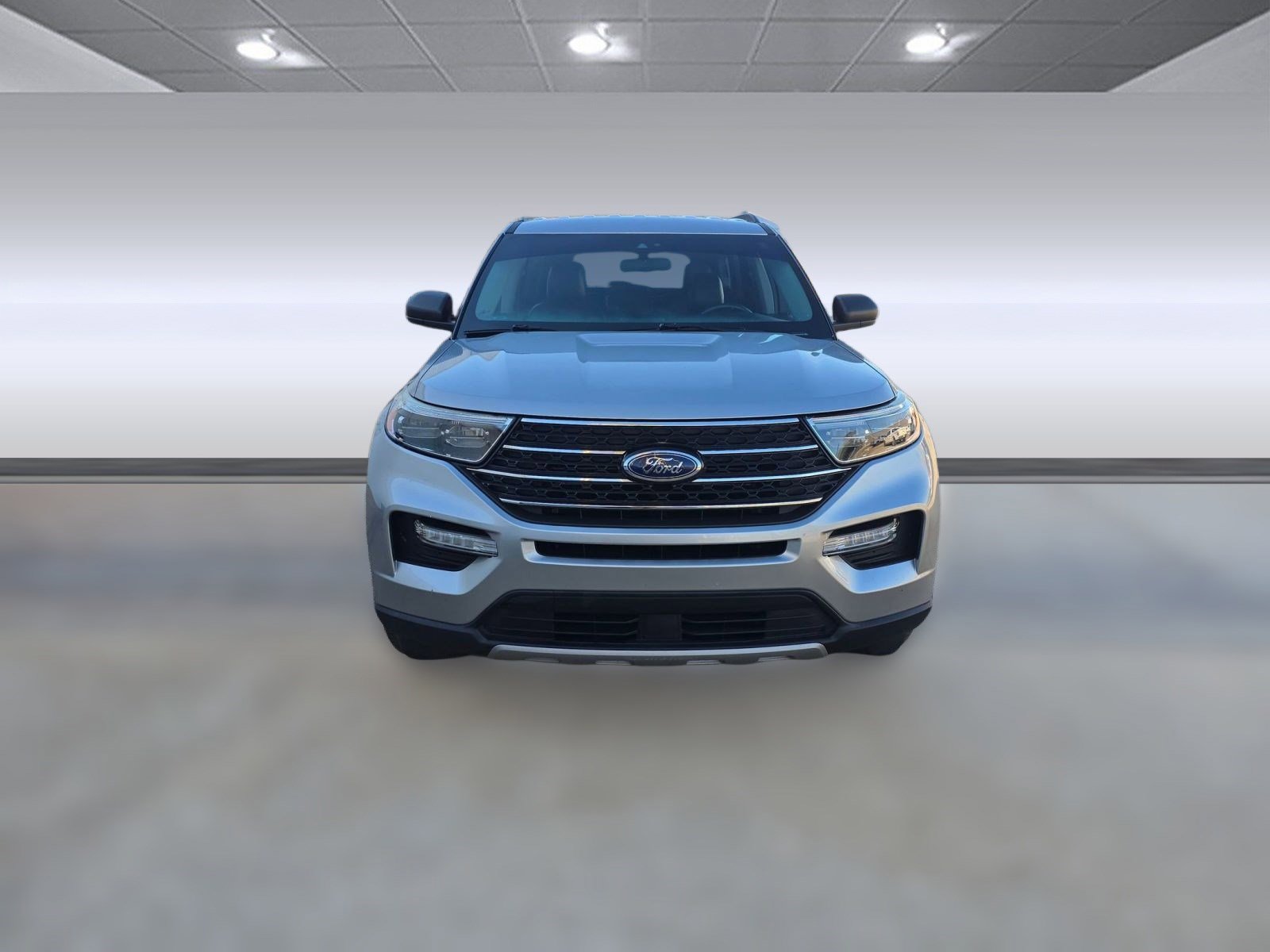 Used 2020 Ford Explorer XLT w/ Equipment Group 202A image 5