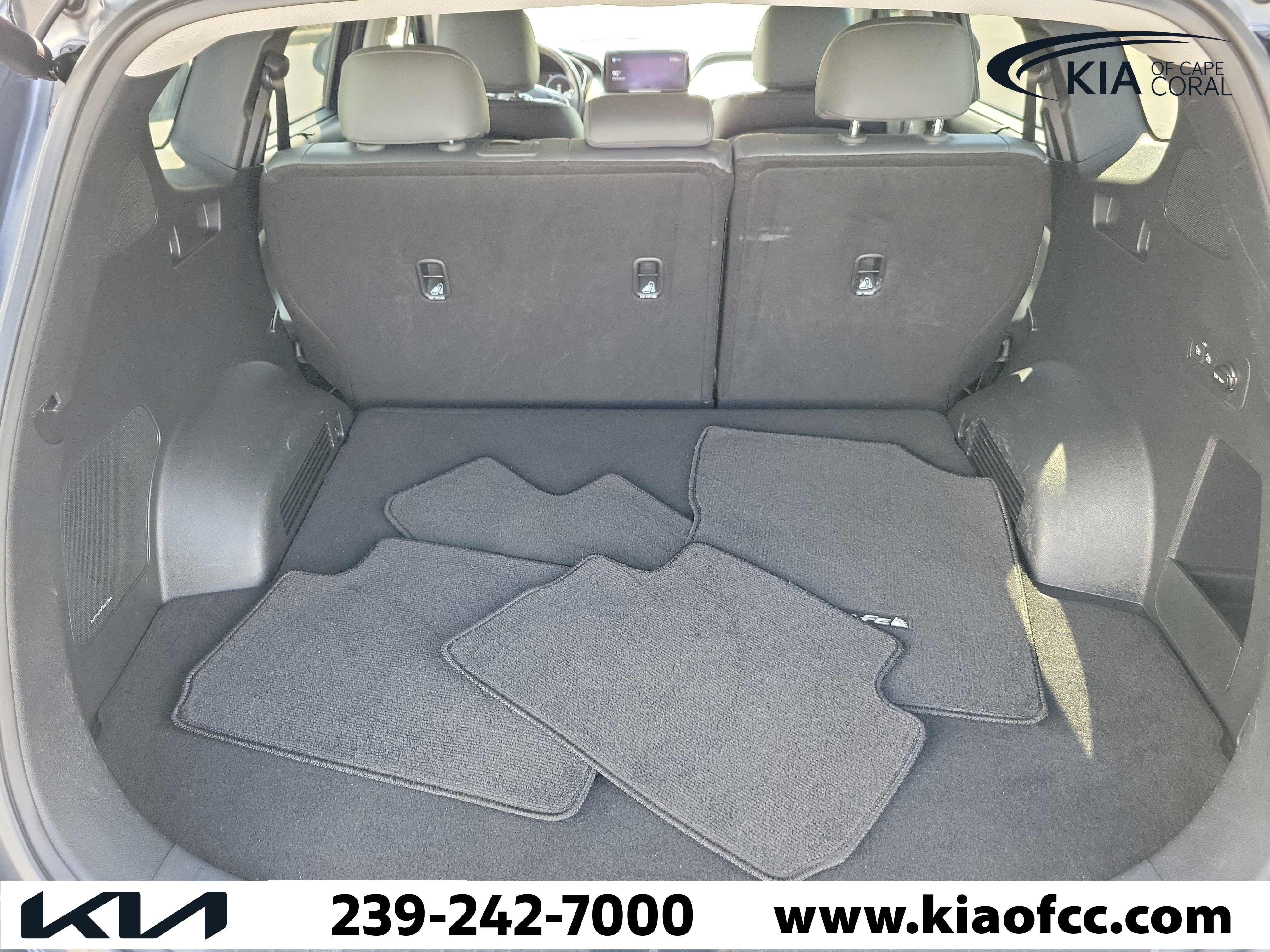 Used 2021 Hyundai Santa Fe SEL w/ Convenience + Premium Package FWD image 11