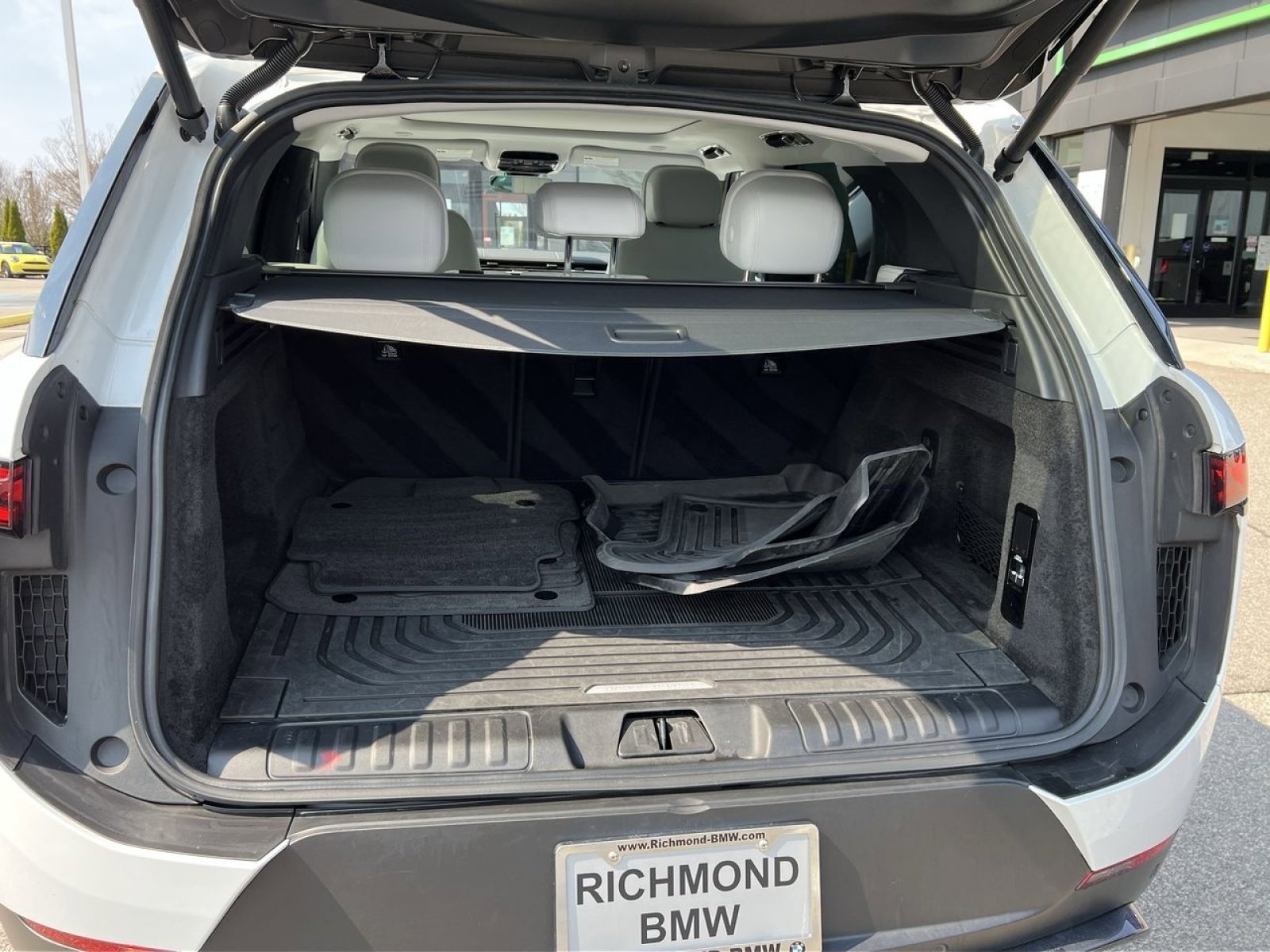 Used 2023 Land Rover Range Rover Sport SE image 24