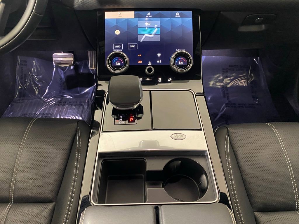 Used 2022 Land Rover Range Rover Velar R-Dynamic S image 22
