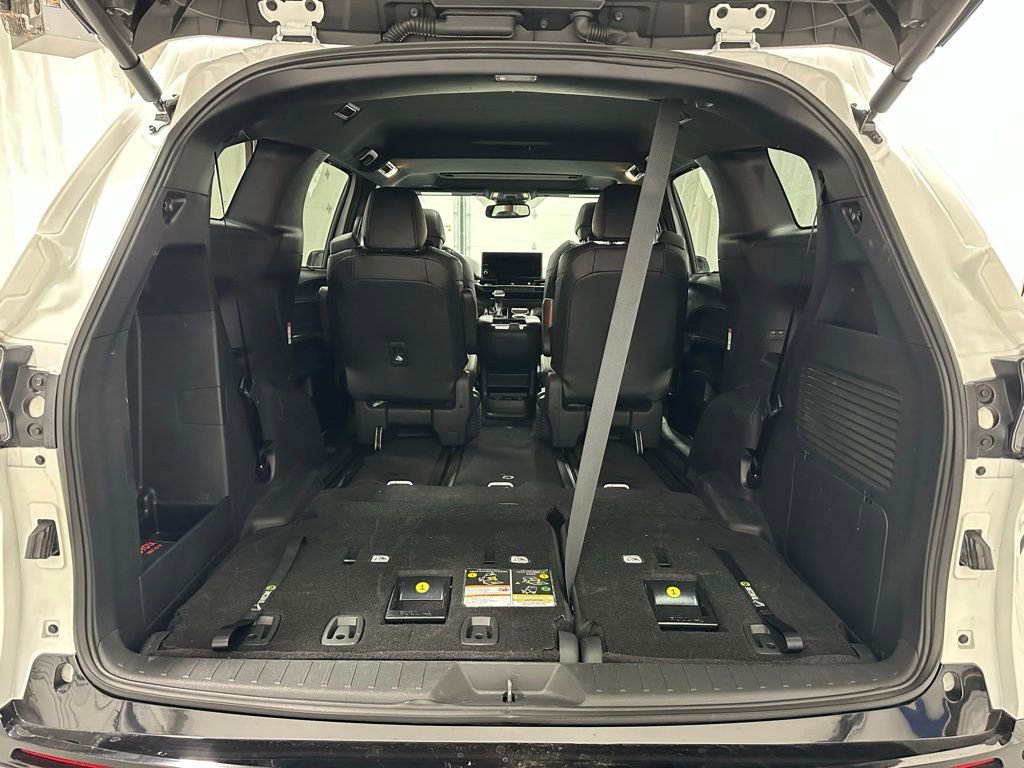 Used 2025 Toyota Sienna XSE image 54