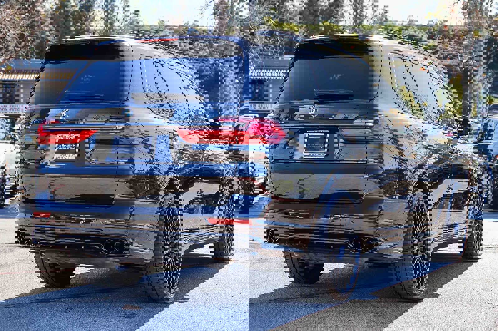 Used 2022 BMW ALPINA XB7 ALPINA XB7 image 4