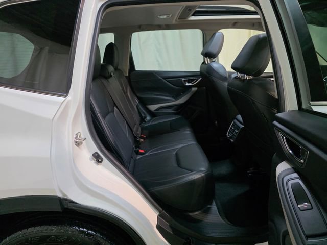 Used 2023 Subaru Forester Limited image 32
